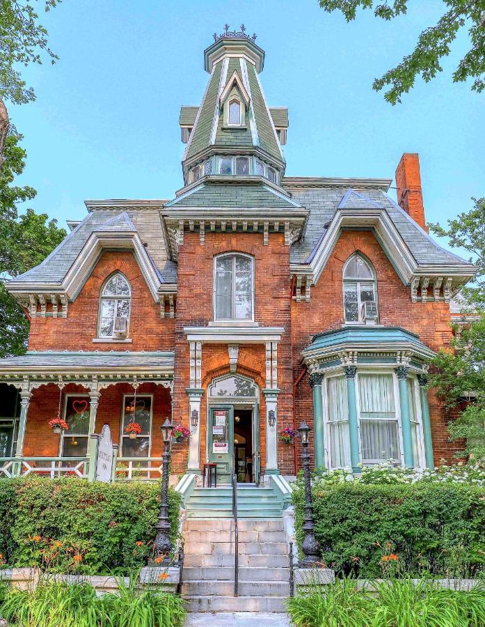 Hochelaga Inn Kingston Exterior photo