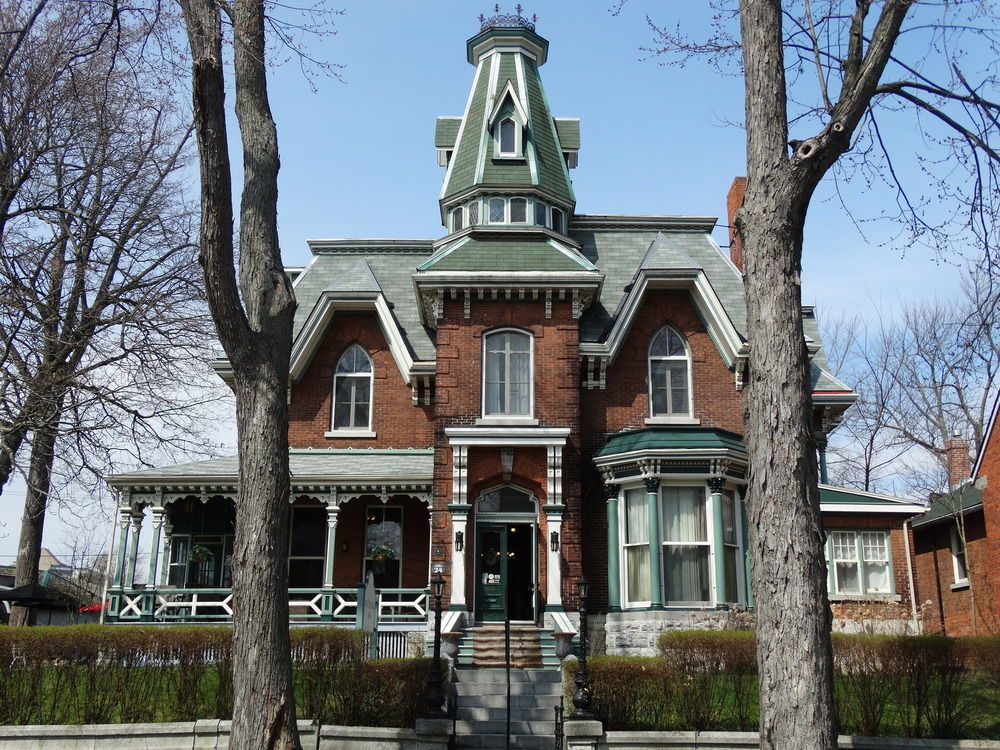 Hochelaga Inn Kingston Exterior photo